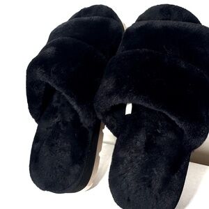 black fluffy platform house slippers size USA 6